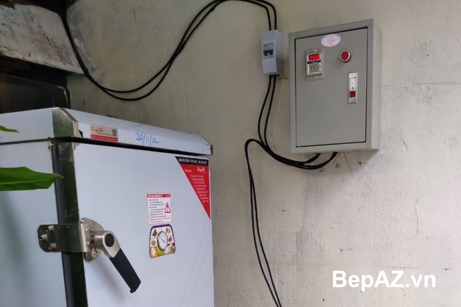 Tủ Nấu Cơm 10 Khay Điện Bếp AZ - Giải Pháp Cho Bếp Ăn Đông Khách